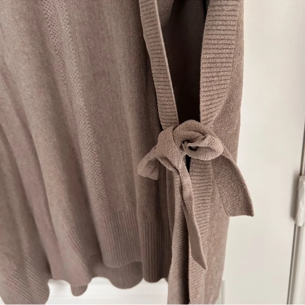 Barefoot Dreams Cozy Chic Hi Lo Poncho with Side Tie - Picture 6 of 10